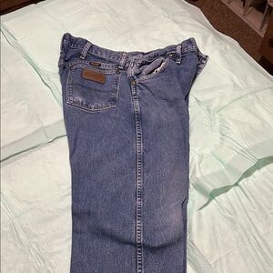 Wrangler Relaxed Fit Men's Blue Jeans 35x32 3 pair bundle . All have some wear